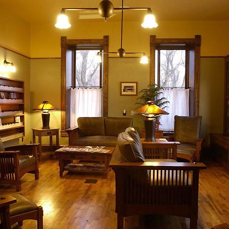 Midland Railroad Hotel Wilson Экстерьер фото